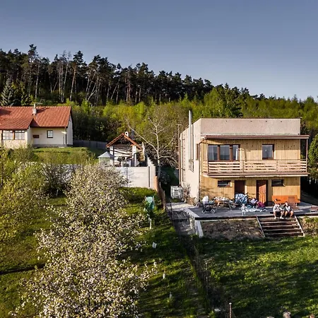 Chata Nad Bresteckou Skalou * Břestek