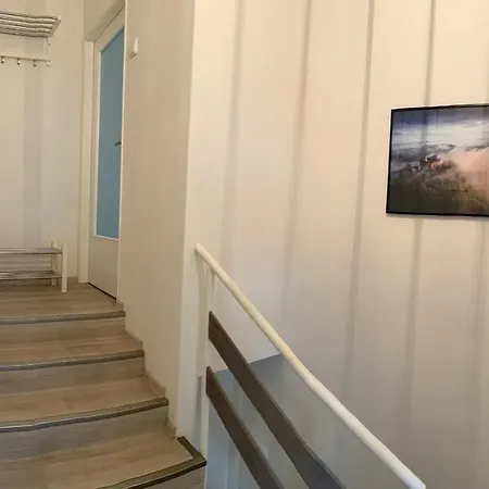 Chata Nad Bresteckou Skalou
